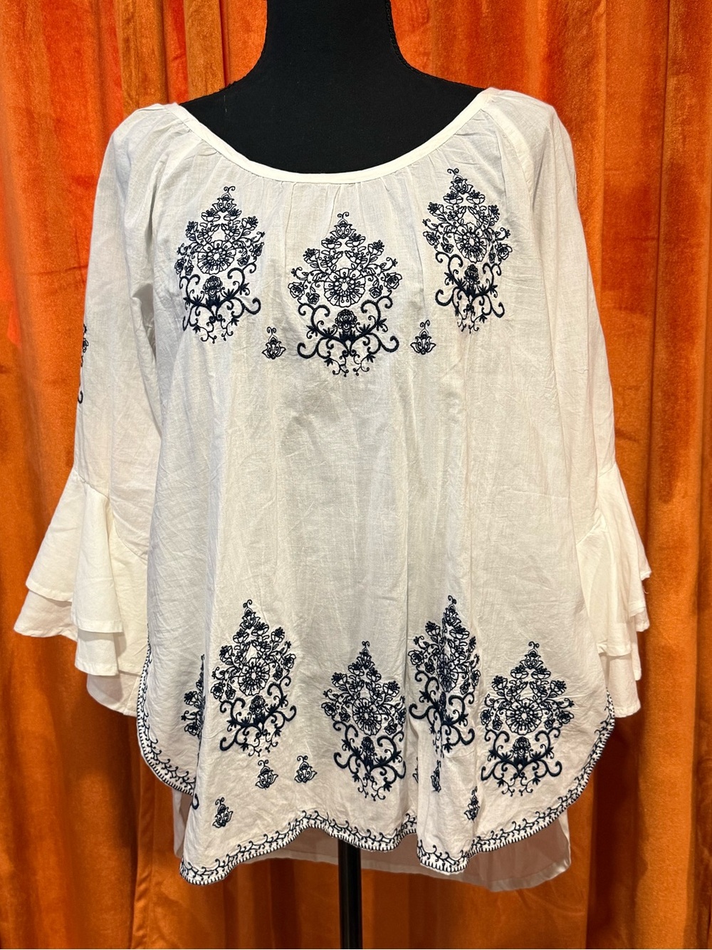 New CUpio Embroidered  100 Percent Cotton Sz L